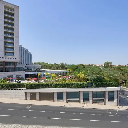Ritz - Marques De Pombal Apartamento *
